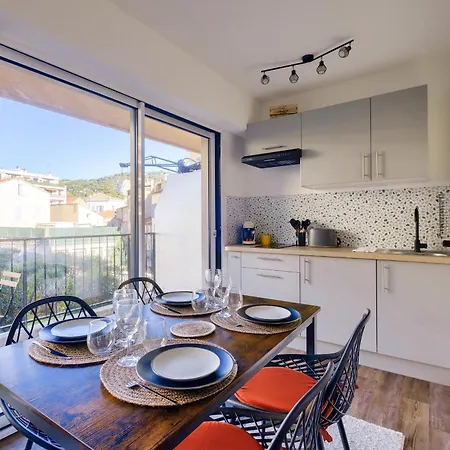 Magnifique Avec Terrasse Au Coeur De דירה *